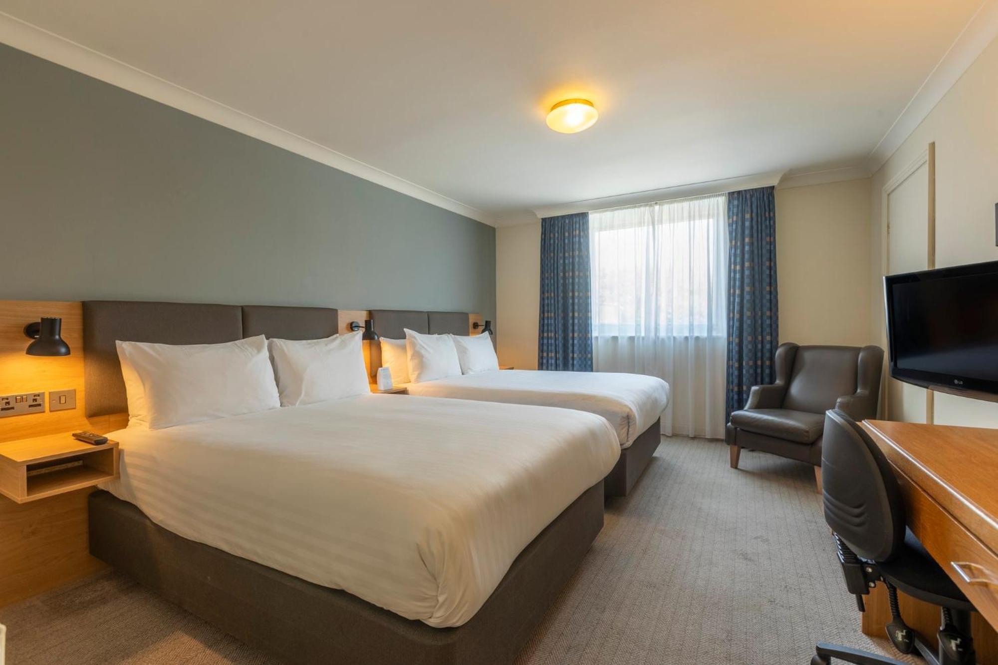 Holiday Inn Brentwood By Ihg Exterior foto