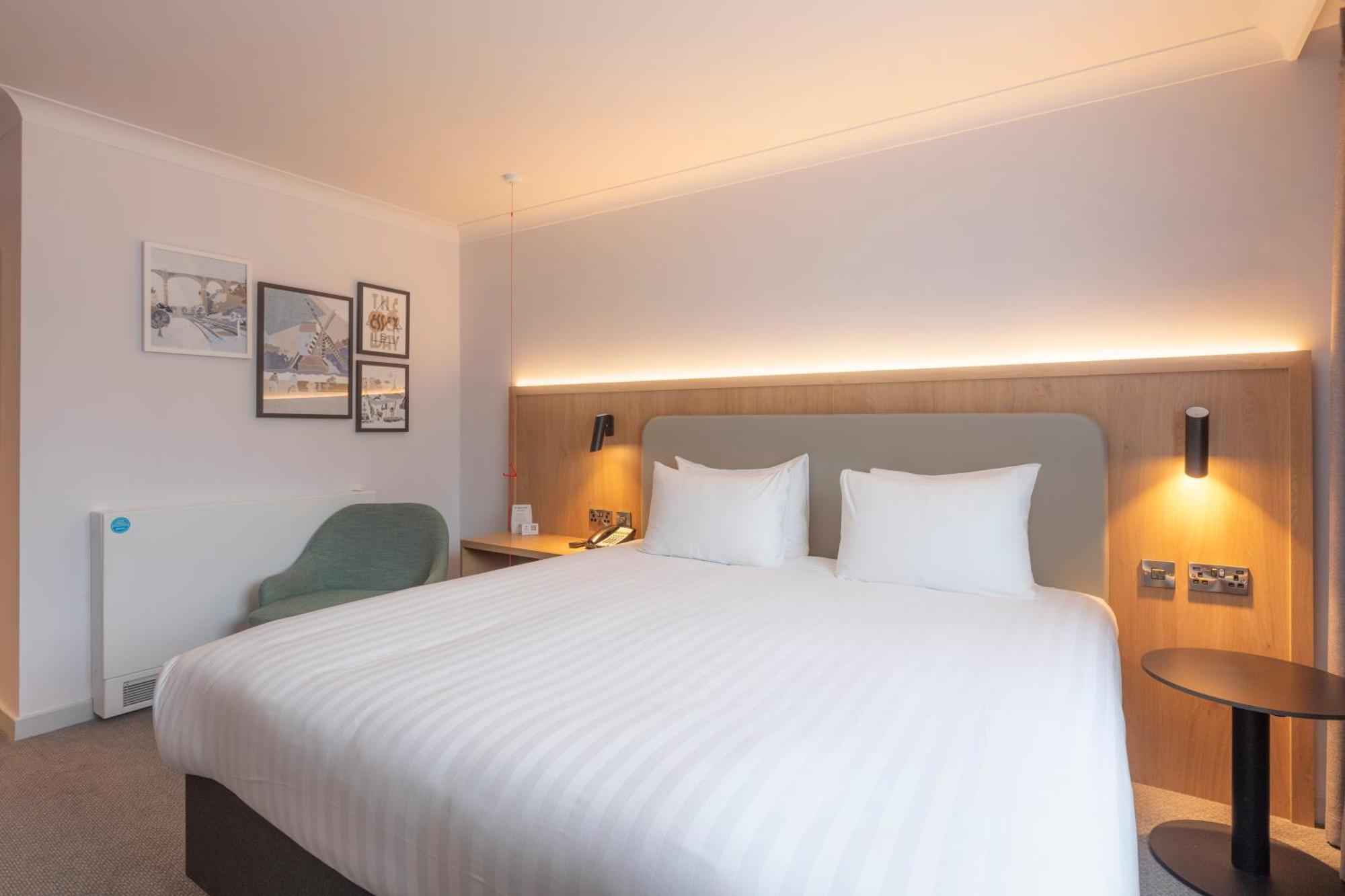 Holiday Inn Brentwood By Ihg Exterior foto
